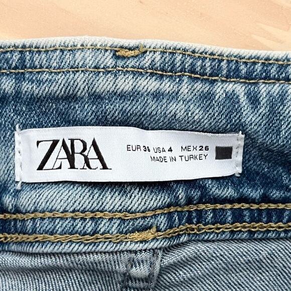 Zara High Rise Vintage Straight Leg Distressed Jeans in Light Blue Wash, Size 4 - Picture 3 of 9